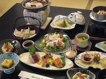 洞爺山水ホテル 会席膳.jpg